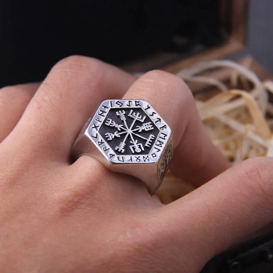Viking Wayfinder Compass Ring