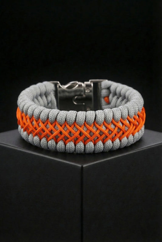 Loyal To The Realms – Handmade 7-Core Paracord Bracelet